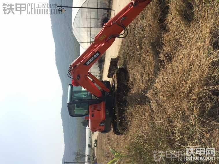 先從油耗說起，此車油耗還可以，一小時21左右，正常情況一箱油三&
