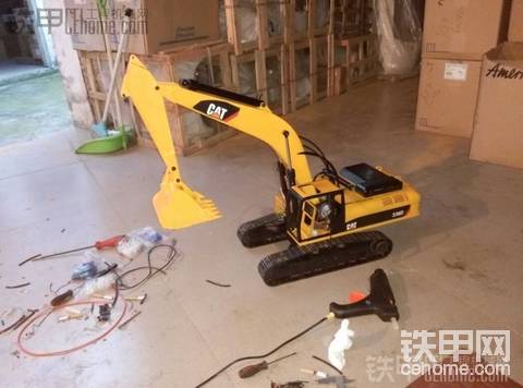 好機(jī)友液壓挖機(jī)模型制作