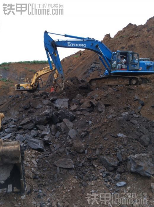 贵阳地区，33吨挖机找活干，求介绍…