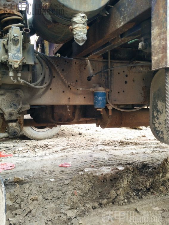 挖机已卖，处理拖车一台，15吨以内挖机最佳选择。