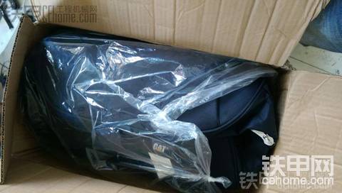 本屌也来晒晒CAT送的拉杆包
