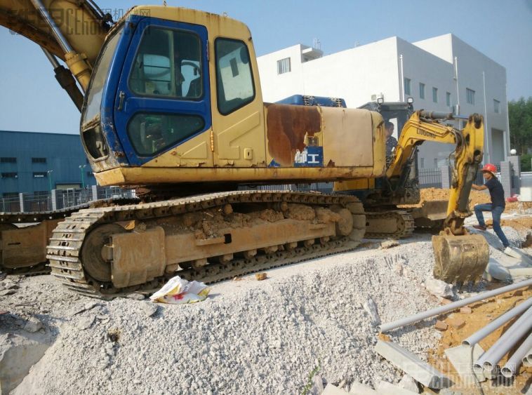 騷藍混入國企柳工鹿寨鑄造廠工地