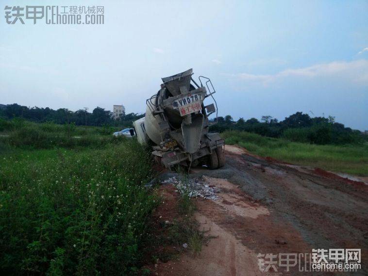 后面照&nbsp; 看著挺斜的&nbsp; 
