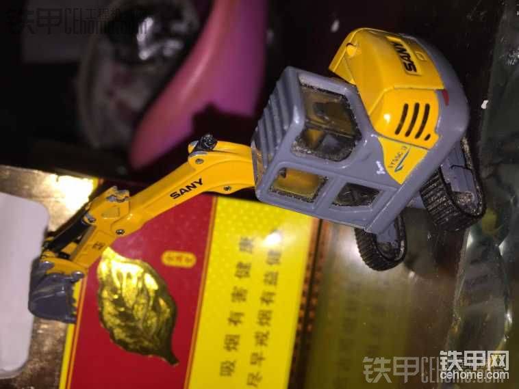 小55模型镇楼了<img class="smiley" src="/img/smiley/default/hug.gif">前面事故照片是75模型