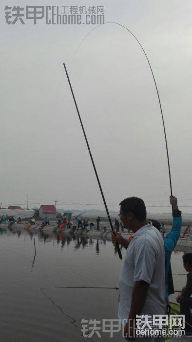 請假偷偷去釣魚<img class="smiley" src="/img/smiley/default/hug.gif">
