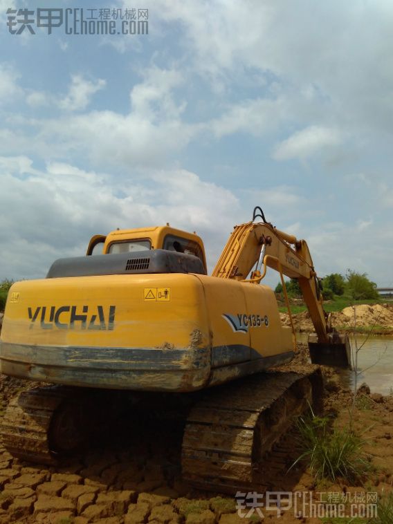 玉柴 YC135-8 二手挖掘机价格 18万 5600小时