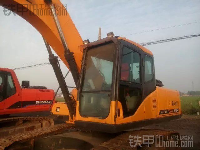 三一重工 SY215C-8 二手挖掘机价格 17万 7020小时