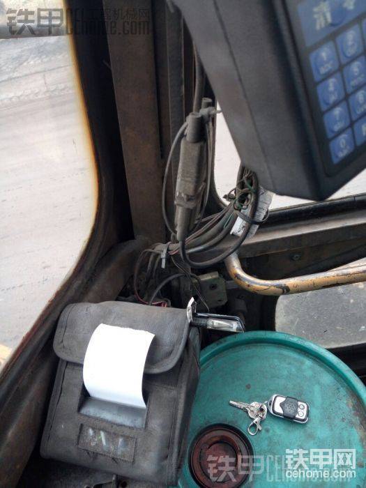 這個是連接的打印機(jī)，每車裝完都要出單，活多時一天用近四米長&#3