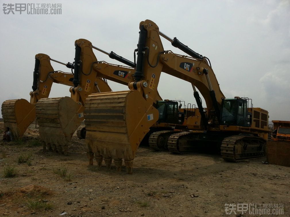 谁知道CAT390D斗齿