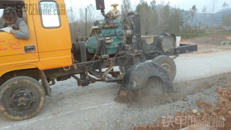 公路路沿石二灰瀝青切邊機(jī)