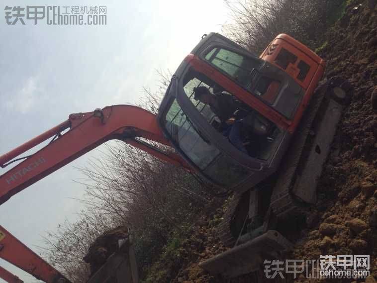 這其實(shí)是故意擺造型