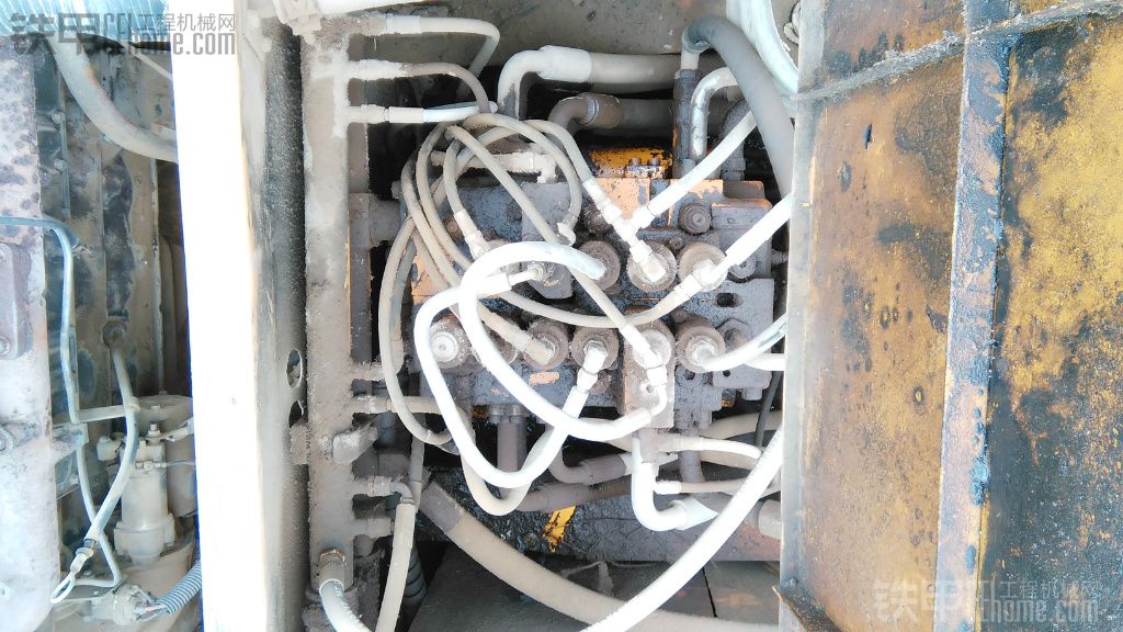 现代 R215-7 二手挖掘机价格 18万 9000小时