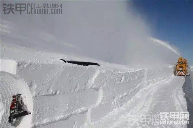 里面埋了兩個車
