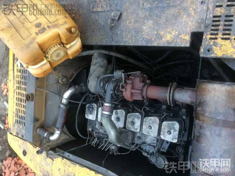 康明斯發(fā)動(dòng)機(jī)。