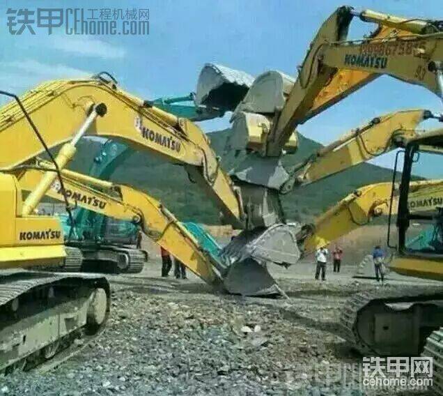 上帝在折磨著男人 ，我們開著一百多萬的車，戰(zhàn)斗機(jī)的操作桿，F(xiàn)1賽車的真空液壓單坐椅，直升機(jī)的駕駛室，最少都是直列六缸渦輪增壓發(fā)動機(jī)，油耗基本每小時不低于二百多塊，蘭博、布加迪'都不能與之比較。悍馬遇到都要靠邊，有更好用的空調(diào)，收音機(jī)，享受著30分貝的噪音干擾，依然悠閑的聽著車載P3重低音DJ。 一群80末90初的二B青年奮斗在全中國的各個地方，或荒無人煙的高山，或繁華鬧市區(qū)，為生活而奔波。 同志們你們辛苦了！

