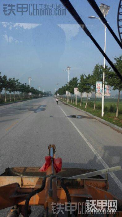 瞅見前年內(nèi)自行車了么，特么的，竟然從外道超我車！
