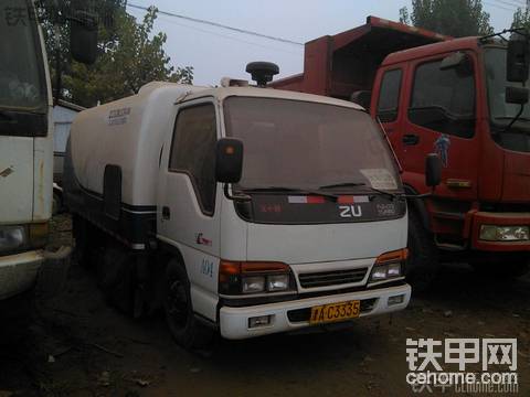 混泥土攪拌站配備設(shè)置二手吸塵車