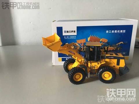 徐工600kl模型，有人要么，9.9新，不想玩了