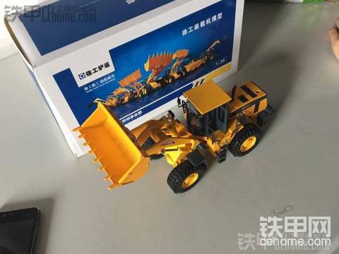 徐工600kl模型，有人要么，9.9新，不想玩了