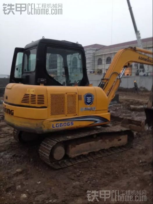 龙工 LG6065 二手挖掘机价格 9.5万 5800小时
