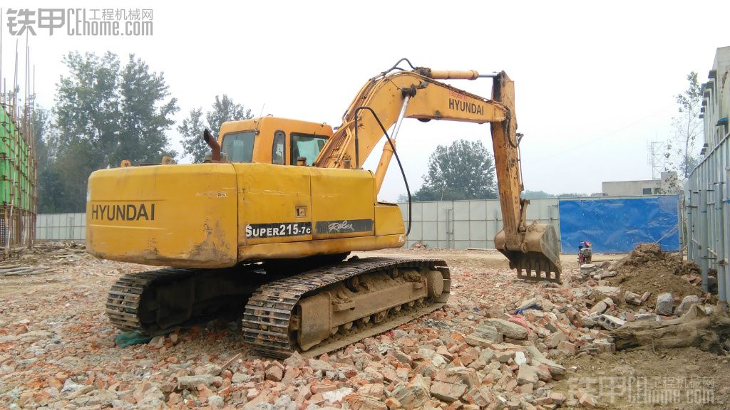 现代 R215-7 二手挖掘机价格 20万 9000小时