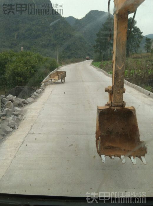 水泥路隨車(chē)壓