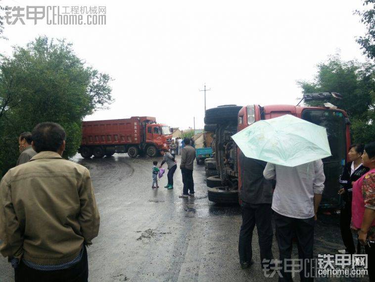 當天這地方翻了五個車
