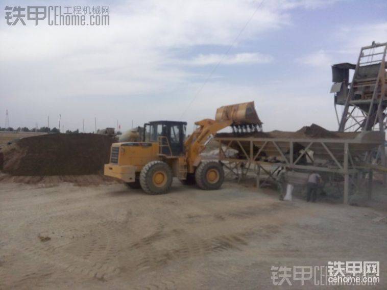 在搅拌站上料！特轻松！
