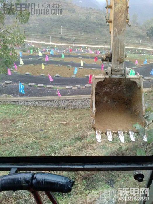 賽車場干活！
