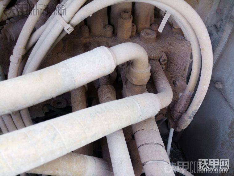 有點(diǎn)滲油，但不是很大
