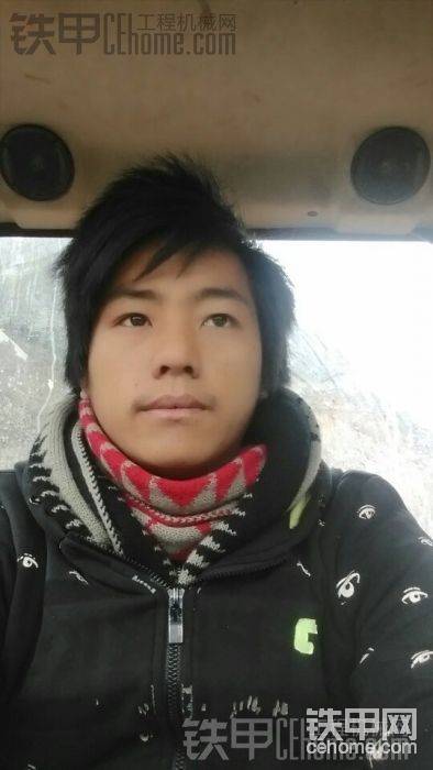 过生日玩嗨了现在才到家本人照片一张
