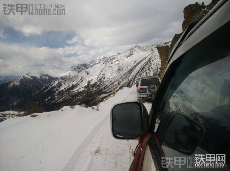 進(jìn)西藏路過雀兒山
