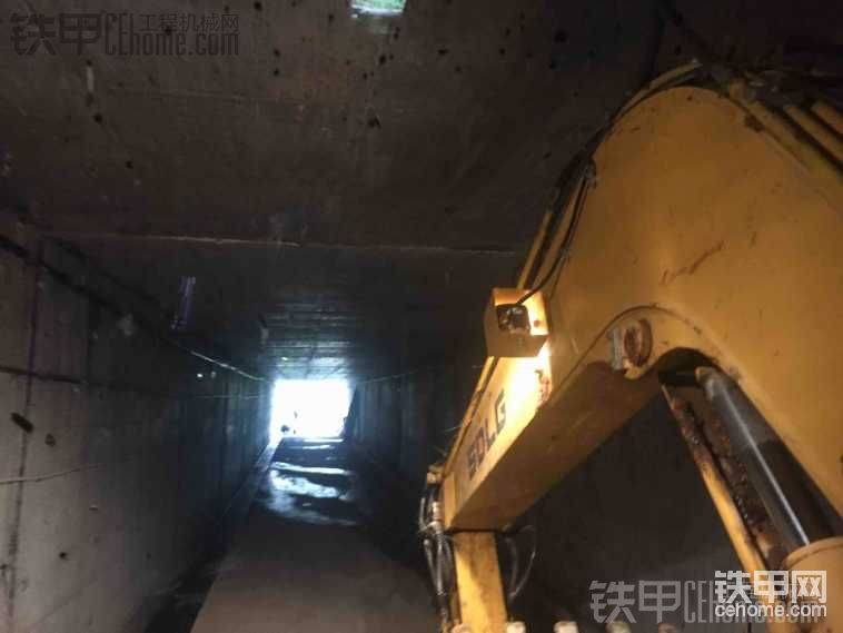 超近路，从涵洞下面过