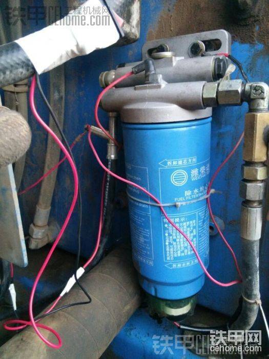 線路比較亂，打算閑的時候收拾一下！ 使用方法，啟動電源，接通加熱裝置，1到2分鐘，啟動時只打開自吸泵，避免用電過多，電量不足！絕對一扭就著！
