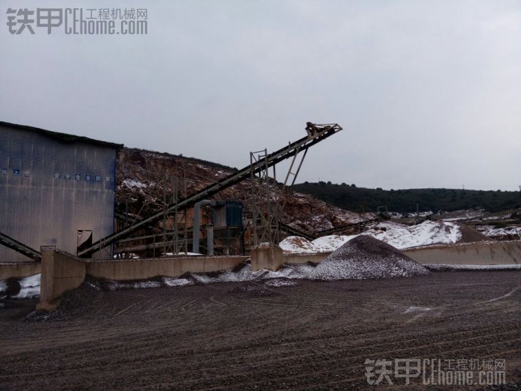 22歲第一次看見雪，還得上班。