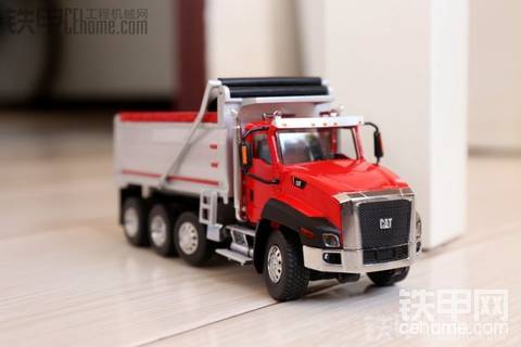 Norscot 1:50 CAT CT660高端卡車模型