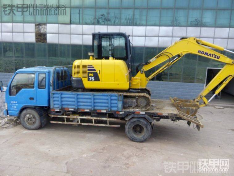 輪胎是825減16的
