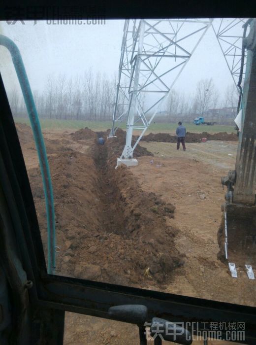 大家挖個(gè)避雷線多少錢