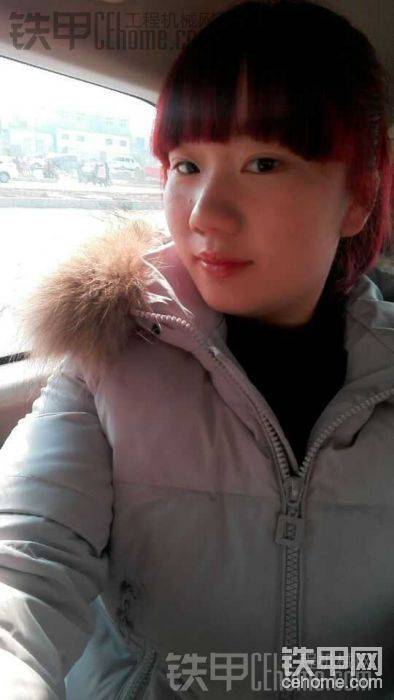 小姨子学挖机