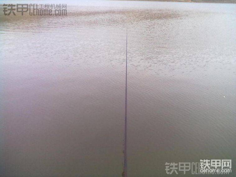 閑著沒事釣魚！
