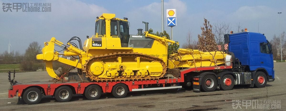 Komatsu D155AX