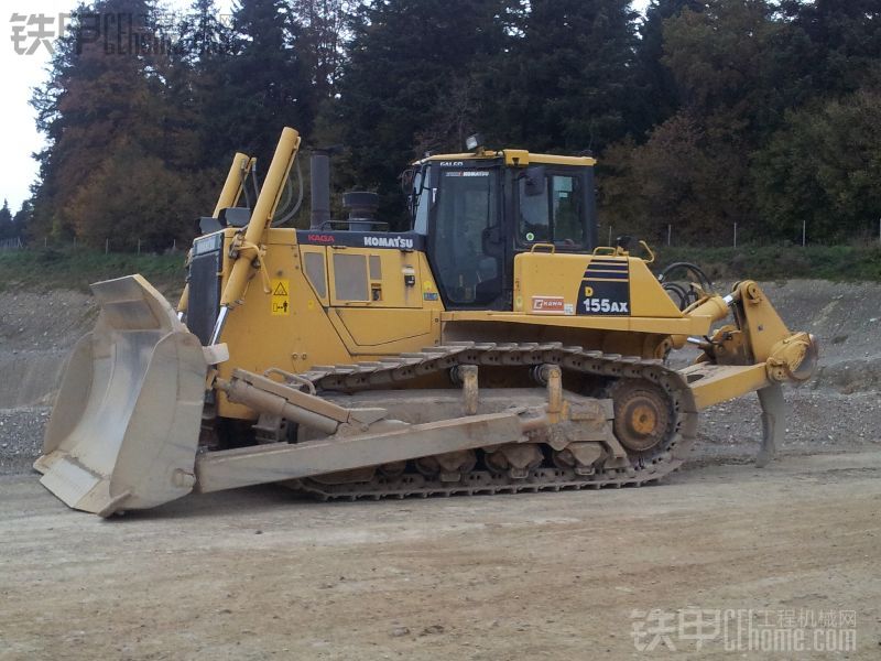 Komatsu D155AX