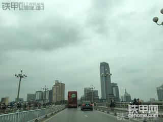 穿著秋褲去南寧！和瑪連尼用戶一起學(xué)習(xí)瀝青拌合站技術(shù)