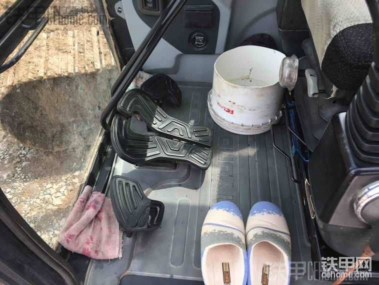 天天擦，只要有空，駕駛室保持干凈，心情才好！