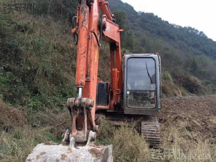 出售11年日立70挖机