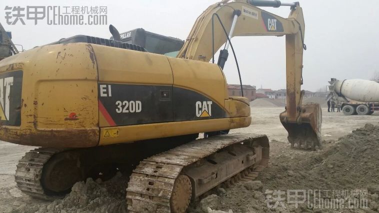 卡特彼勒 CAT320D 二手挖掘機(jī)價(jià)格 42萬(wàn) 7500小時(shí)