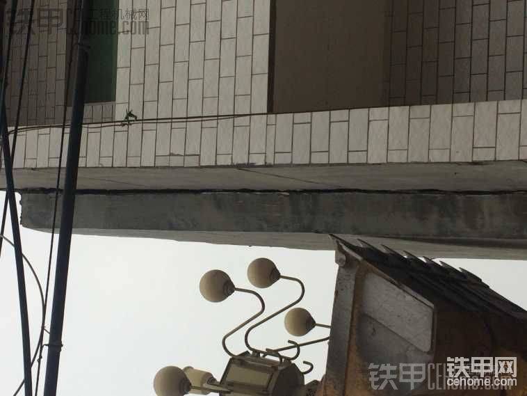 墙已经开裂
