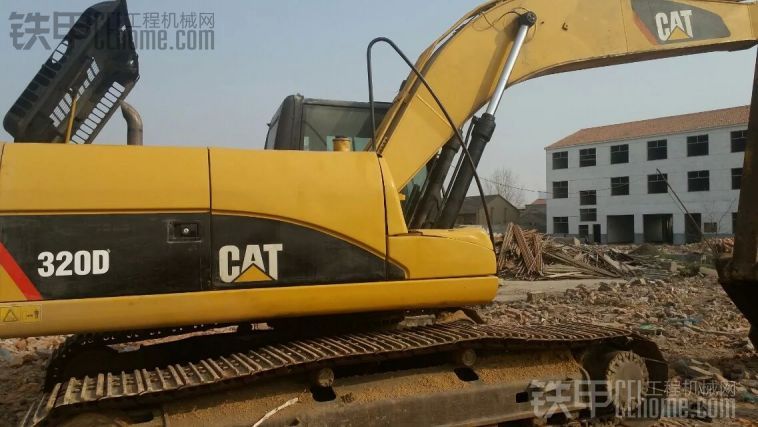 卡特彼勒 CAT320D 二手挖掘機(jī)價(jià)格 39萬(wàn) 6800小時(shí)