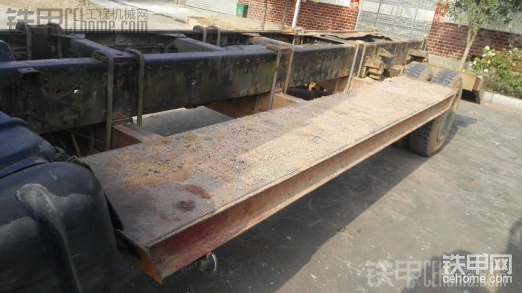 457后橋，輪胎1000一20！
