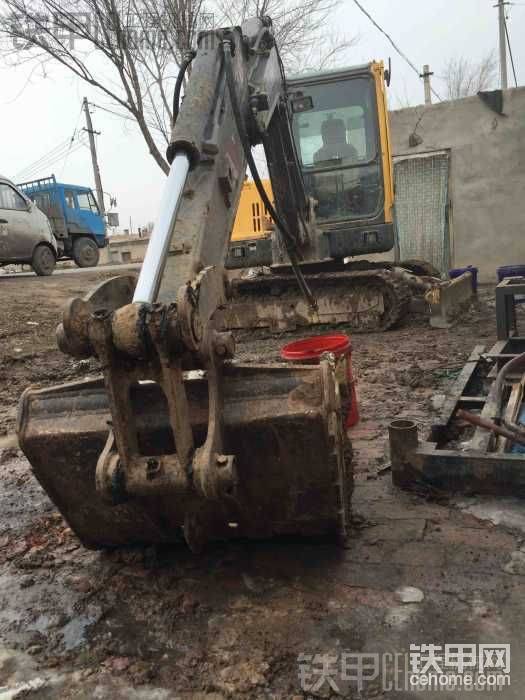 閱讀此文首先你要有一臺，或想有一臺高大上品牌VOLVO 中的屌絲明星機(jī)型EC55B……